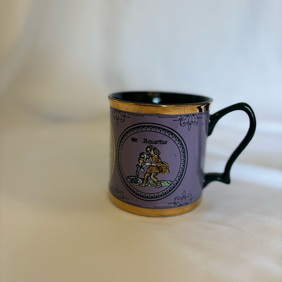 Victorian Trading Written in the Stars Purple Aquarius Zodiac Mug - Picture 2 of 16